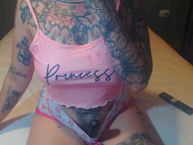 Lucy_tattoodreams webcam
