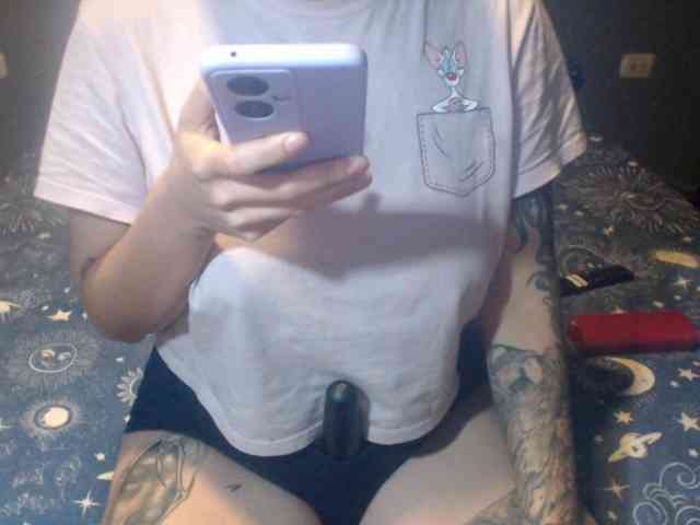 Hornydark webcam