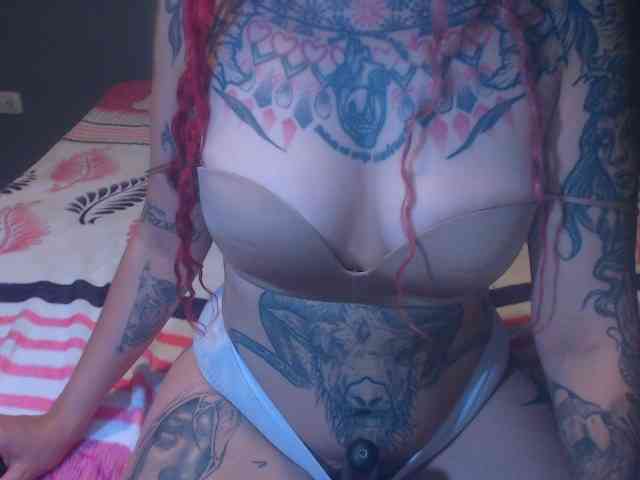 Modella: Hornydark