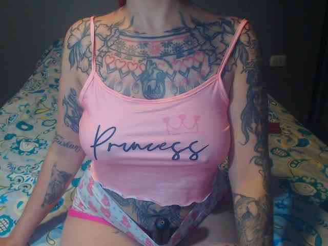 Lucy_tattoodreams webcam