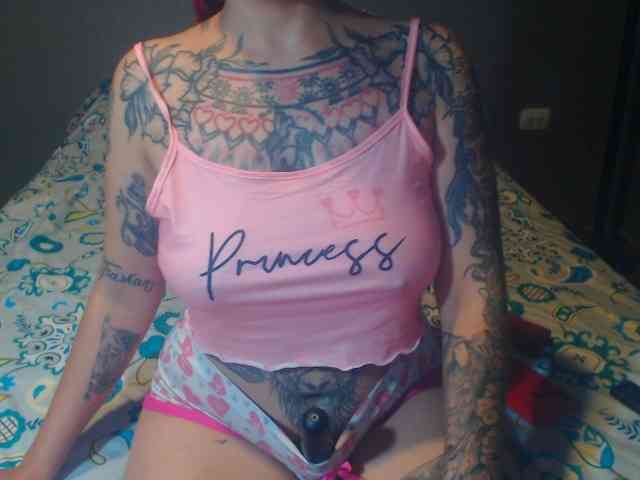 Lucy_tattoodreams webcam