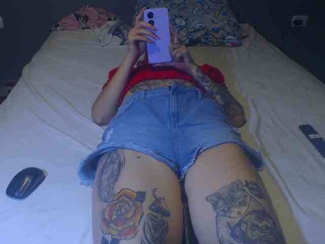 lucy-dreams69 Live Webcam on BongaCams