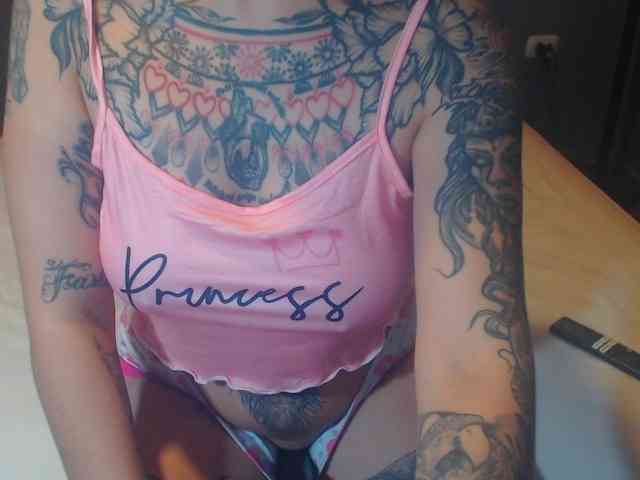 Lucy_tattoodreams webcam