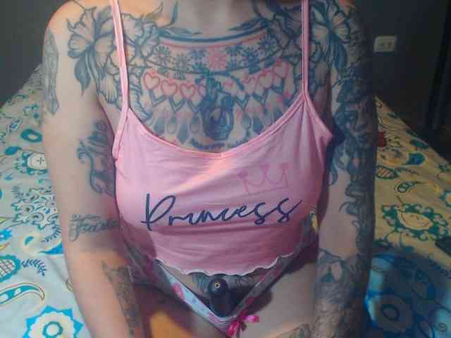 Lucy_tattoodreams webcam