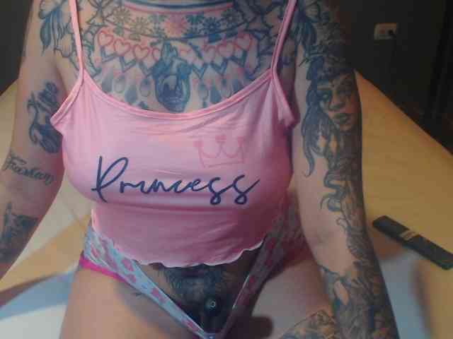 Lucy_tattoodreams webcam