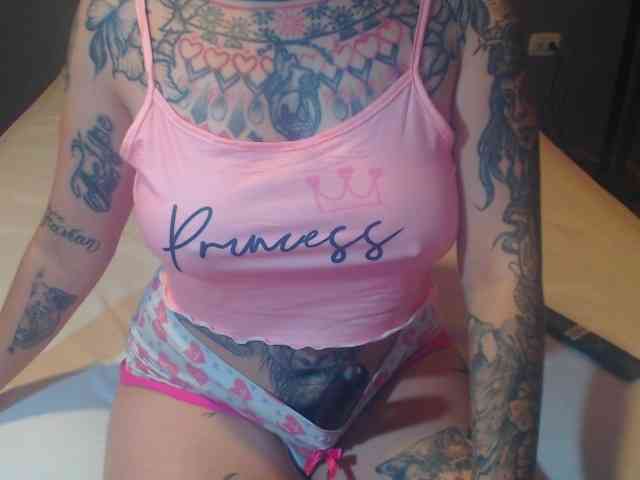 Lucy_tattoodreams webcam