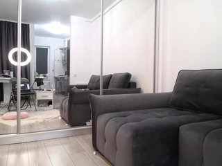 LauraBess Porn Show