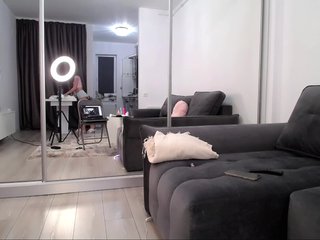 LauraBess Porn Show