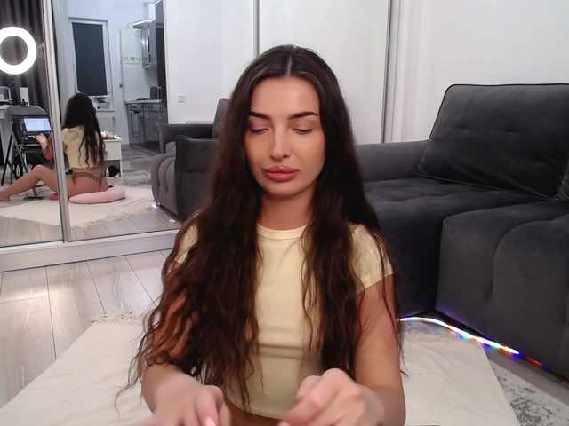 LauraBess live cam on BongaCams