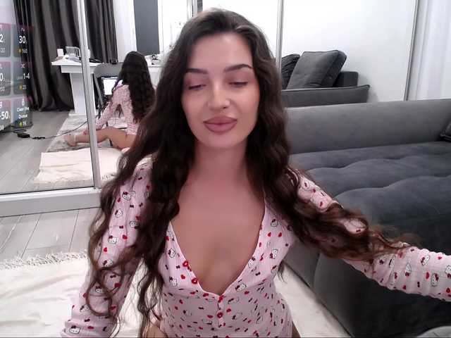 LauraBess live cam on BongaCams