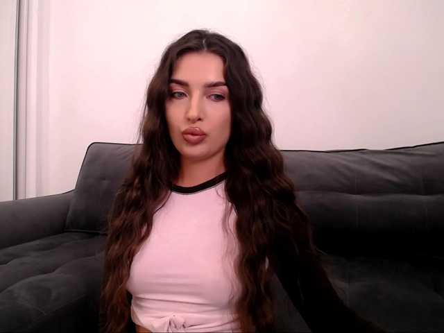LauraBess live cam on BongaCams