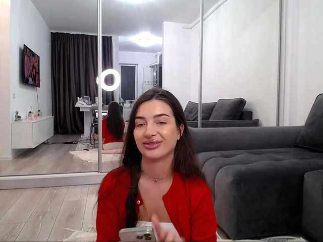 LauraBess live cam preview
