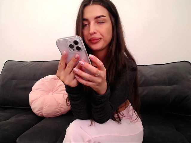 LauraBess live cam on BongaCams
