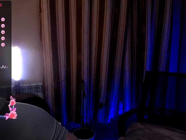 LauraBess live cam on BongaCams