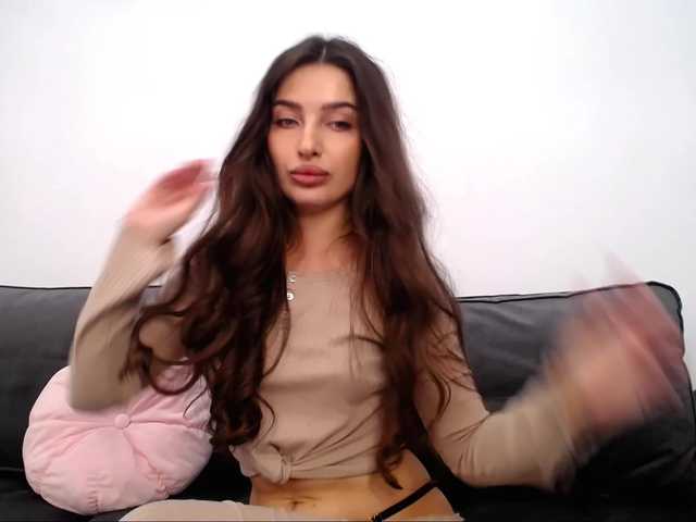 LauraBess live cam on BongaCams