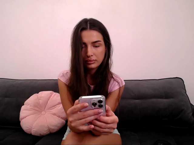 LauraBess live cam on BongaCams