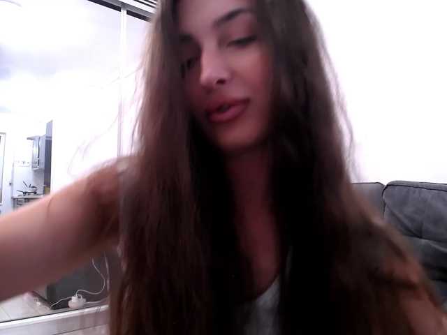LauraBess live cam
