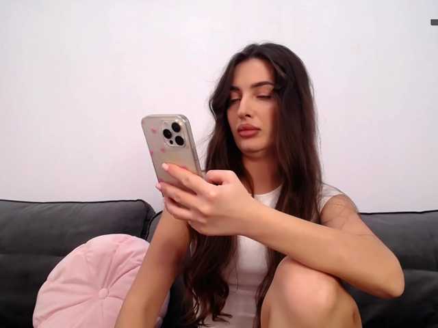 LauraBess live cam on BongaCams