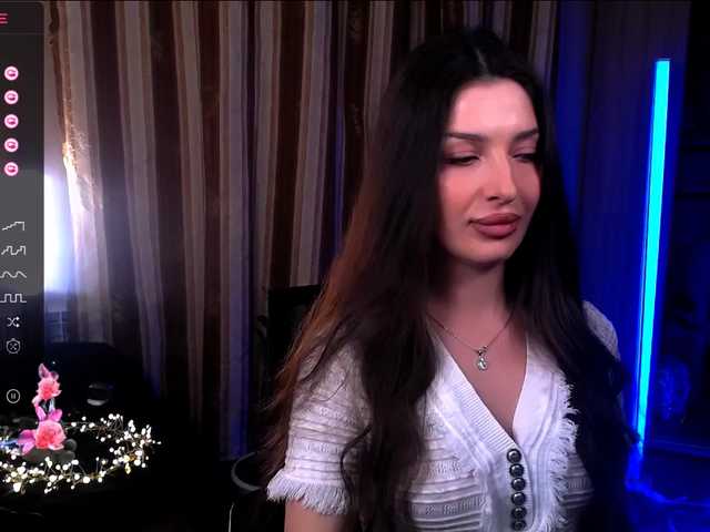 LauraBess's BongaCams show and profile