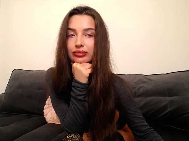 LauraBess, live now on BongaCams