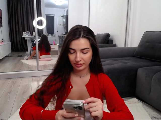 LauraBess live cam preview