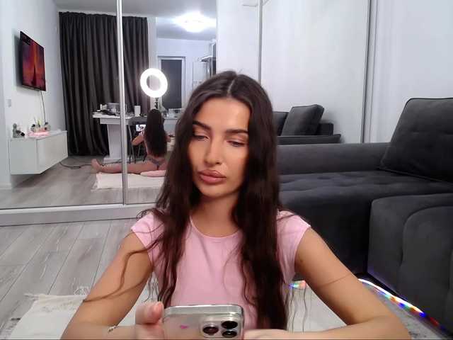LauraBess live cam