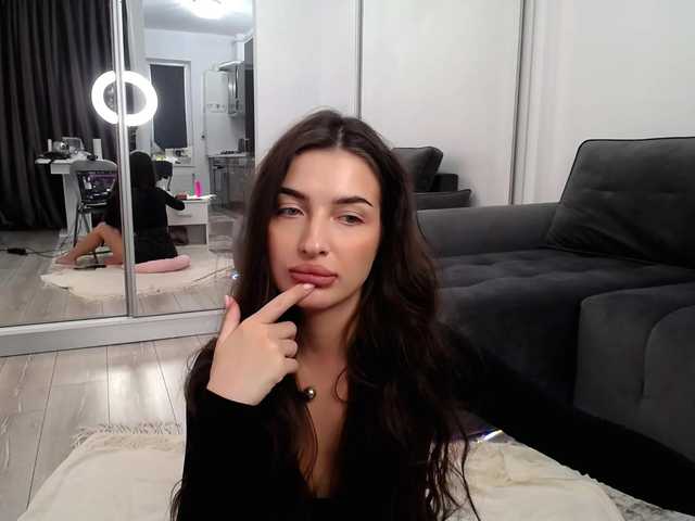 LauraBess live cam on BongaCams