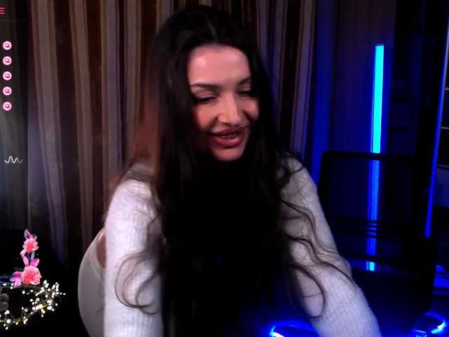  LauraBess chat room