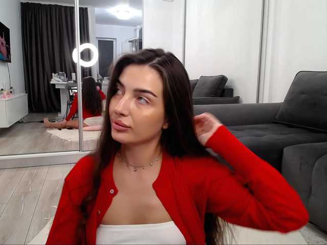LauraBess live cam preview