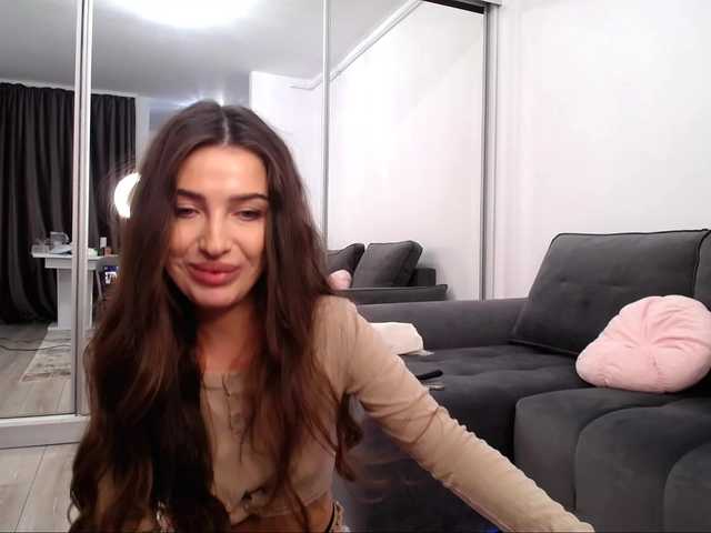 LauraBess live cam