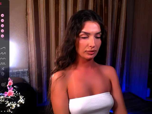 LauraBess live cam on BongaCams