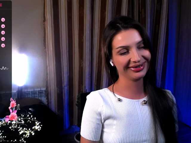 LauraBess live webcam show