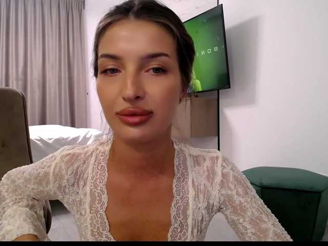 LauraBess live cam