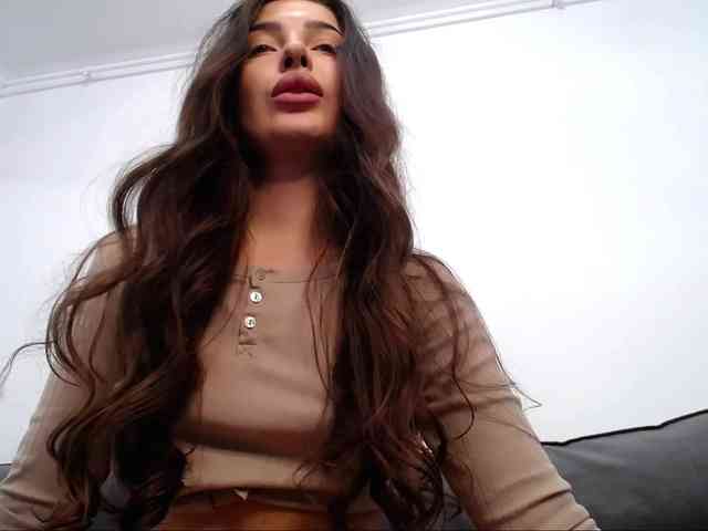 LauraBess webcam