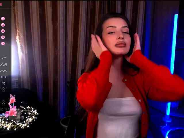 LauraBess webcam