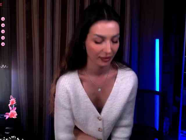 LauraBess webcam