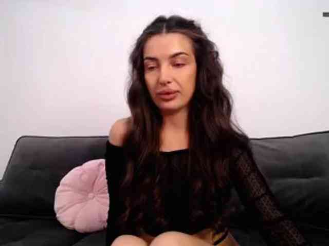 LauraBess webcam
