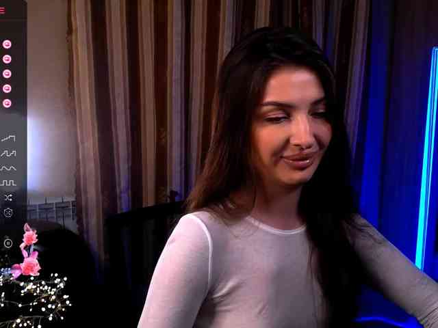 LauraBess webcam