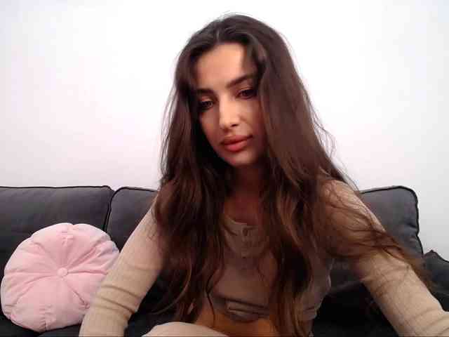 LauraBess webcam