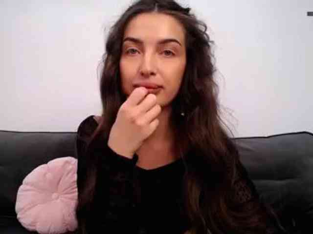 laurabess's live room