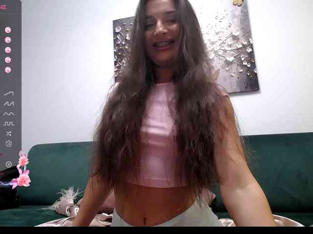 LauraBess webcam