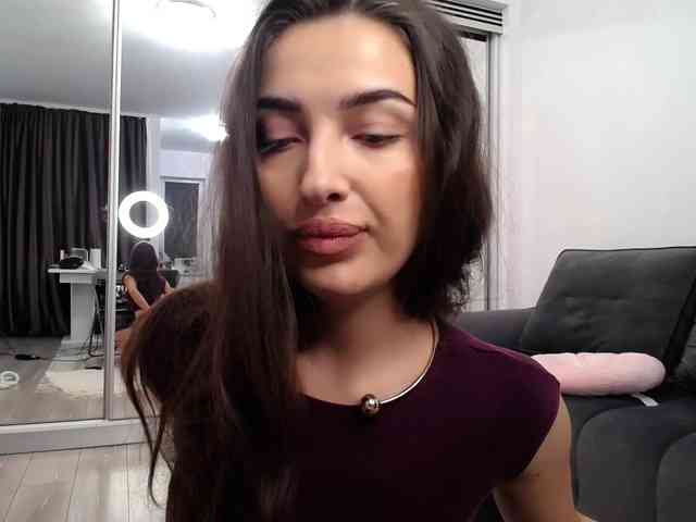 LauraBess webcam
