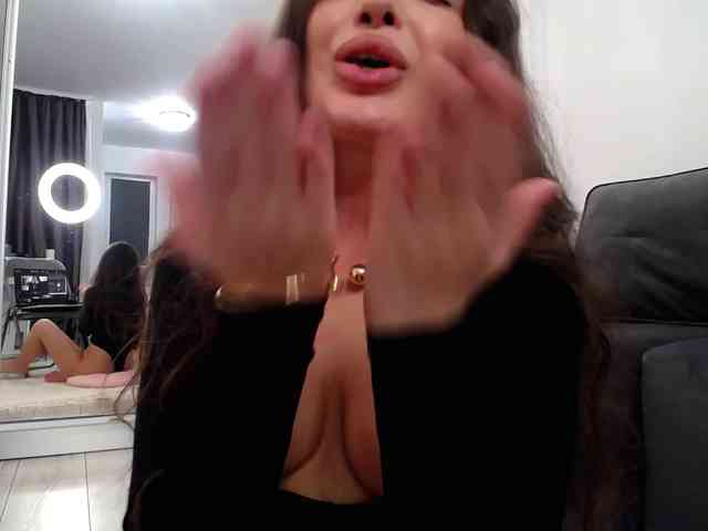 laurabess's live room