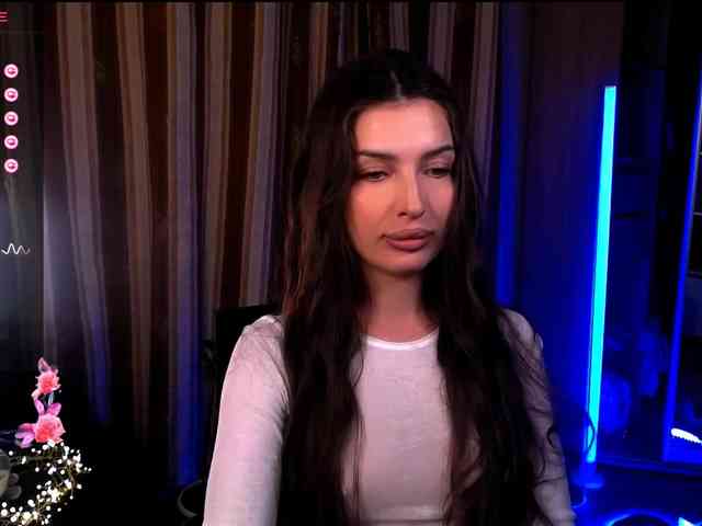 LauraBess webcam