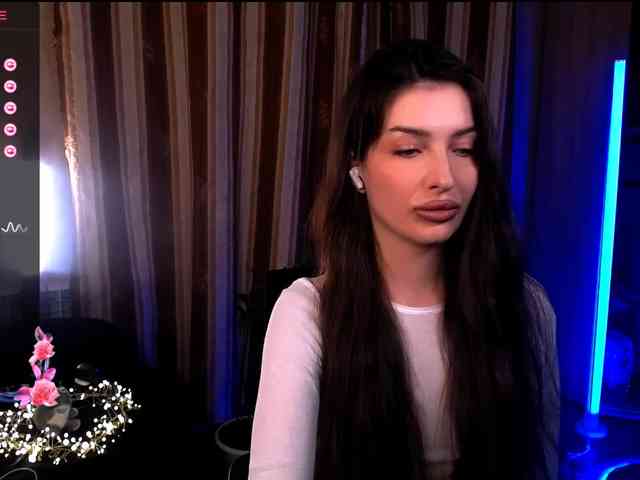 LauraBess webcam