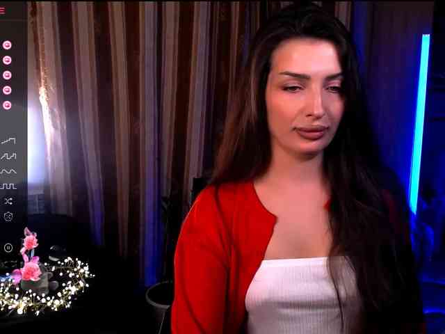 LauraBess webcam