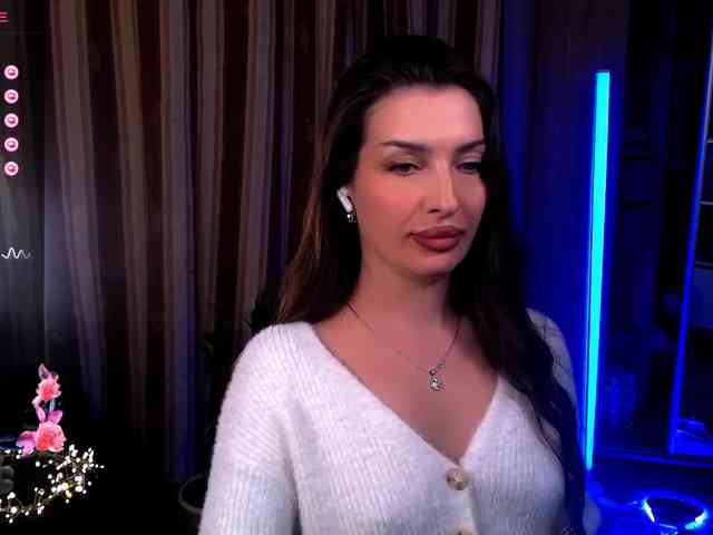 LauraBess webcam