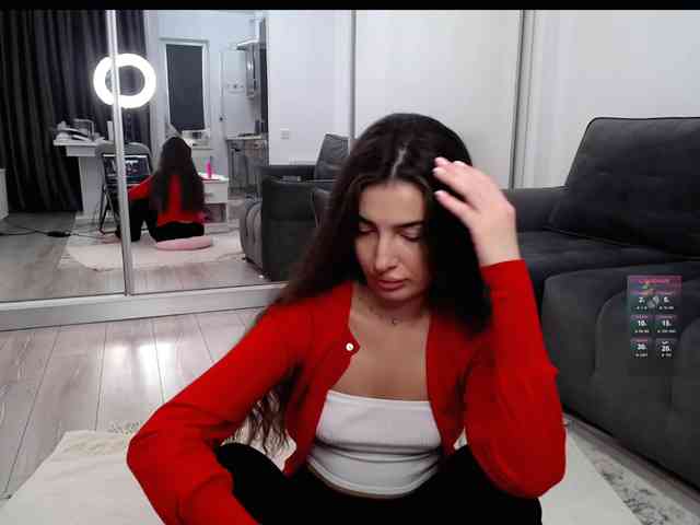LauraBess webcam