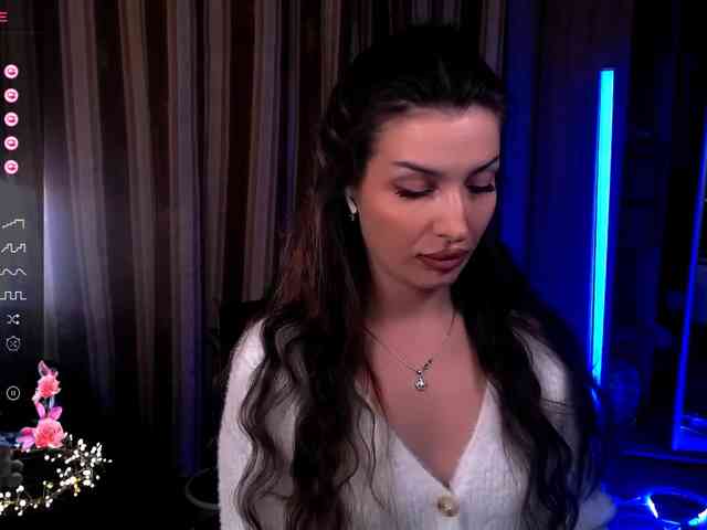 LauraBess webcam