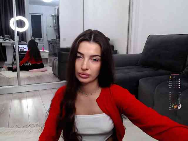 LauraBess webcam